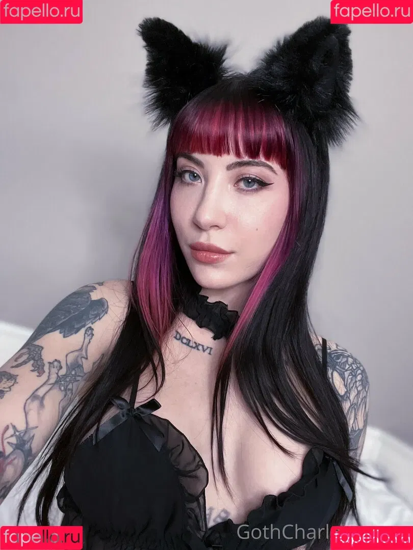 Charlotte Sartre Onlyfans Photo Gallery 
