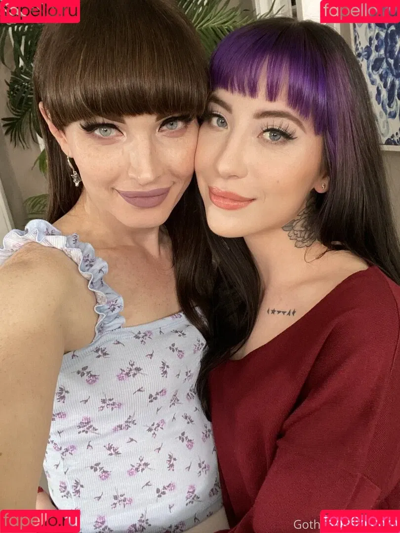 Charlotte Sartre Onlyfans Photo Gallery 