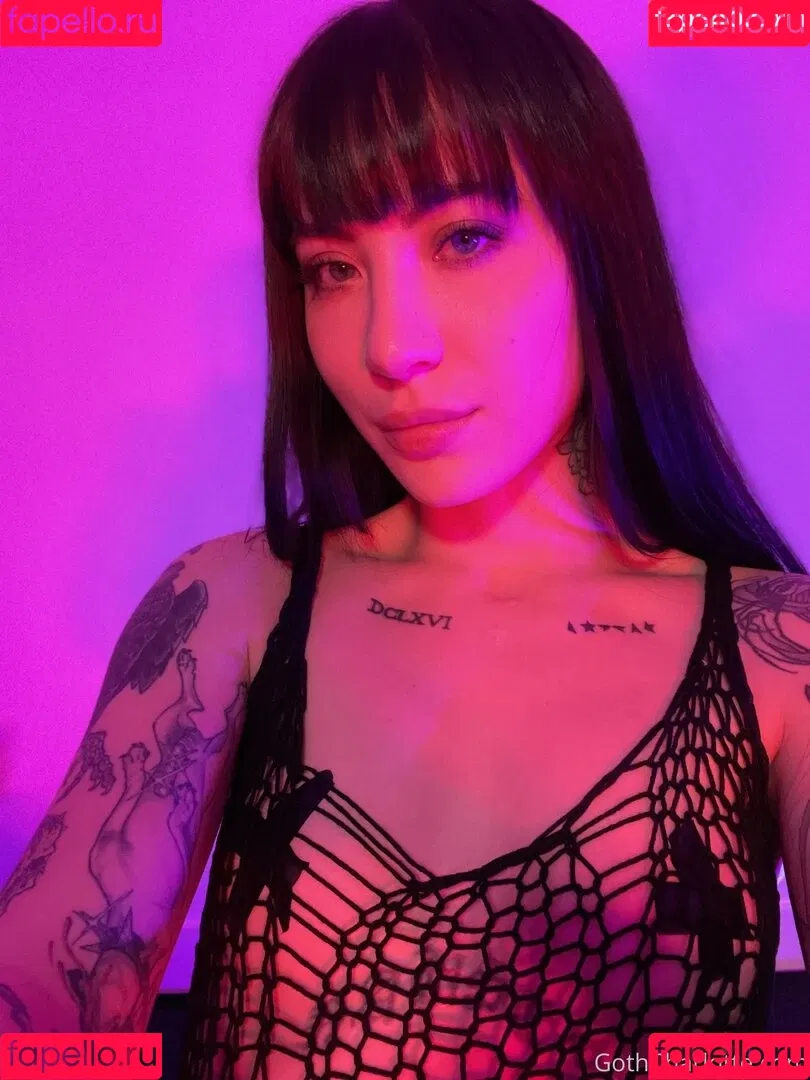 Charlotte Sartre Onlyfans Photo Gallery 