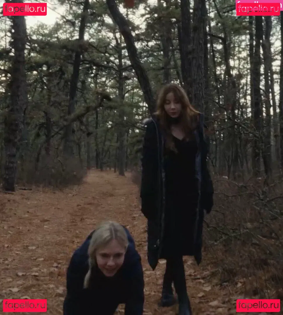 Charlotte Sartre Onlyfans Photo Gallery 