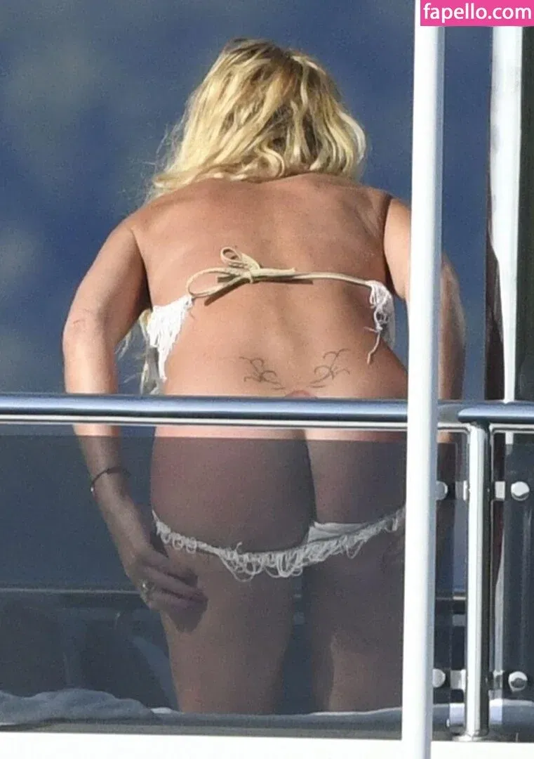 Valeria Marini Onlyfans Photo Gallery 