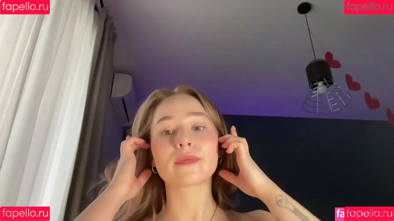 WhoIsAlisa Onlyfans Photo Gallery 