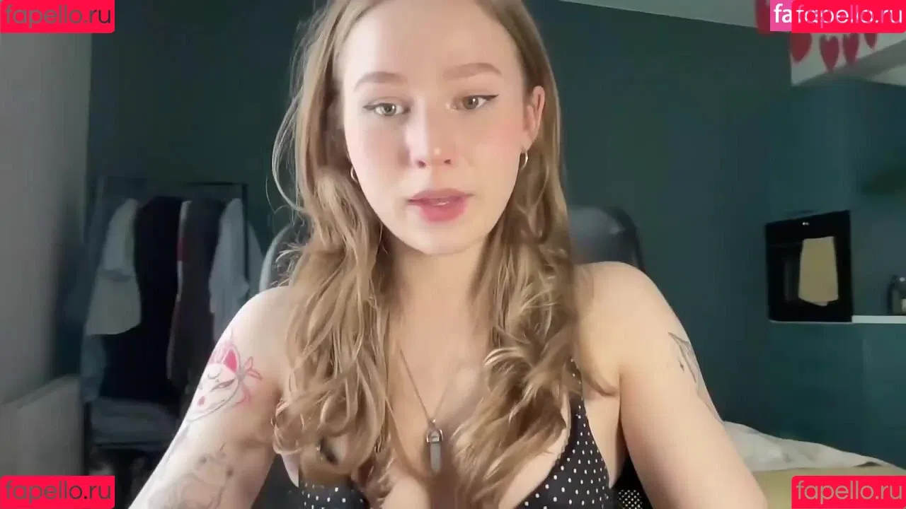 WhoIsAlisa Onlyfans Photo Gallery 