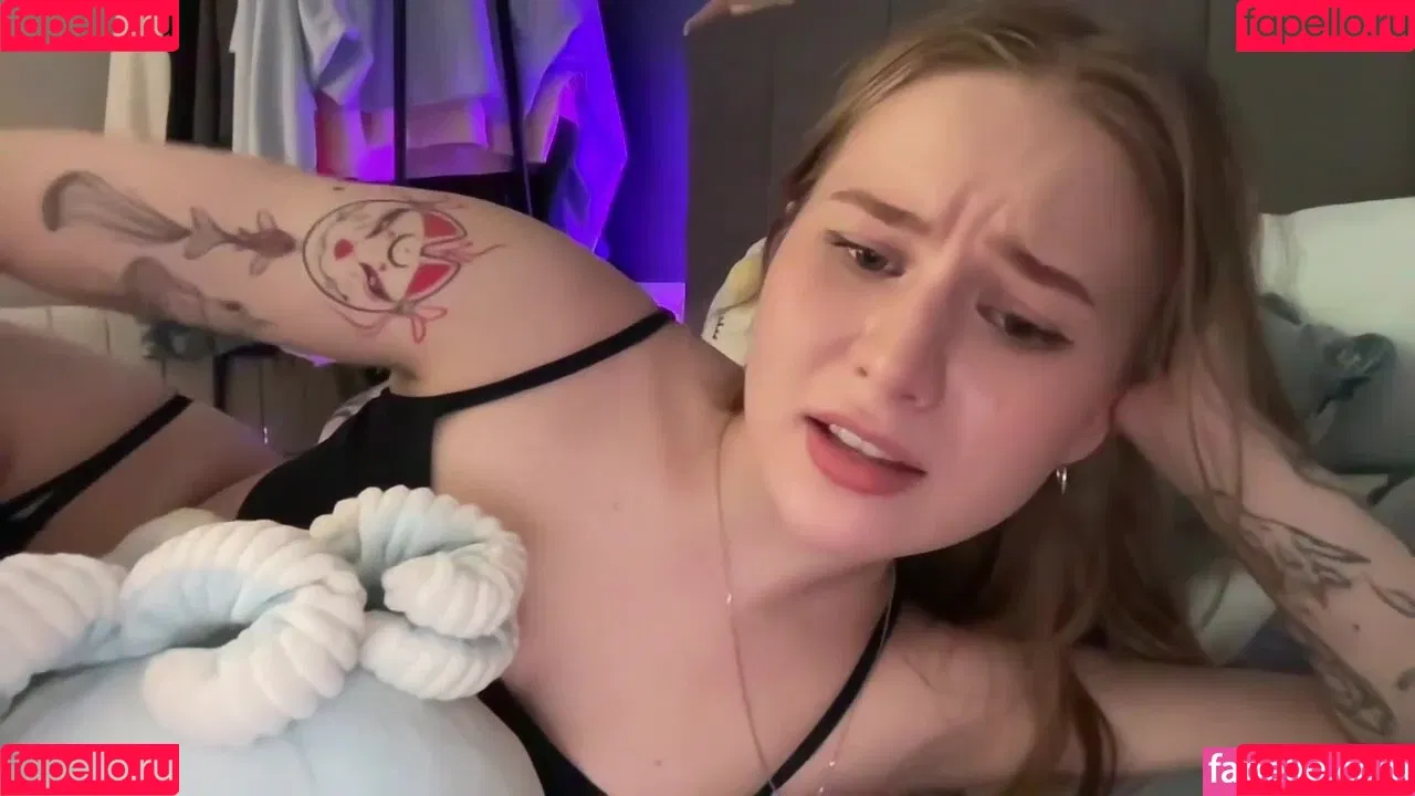 WhoIsAlisa Onlyfans Photo Gallery 
