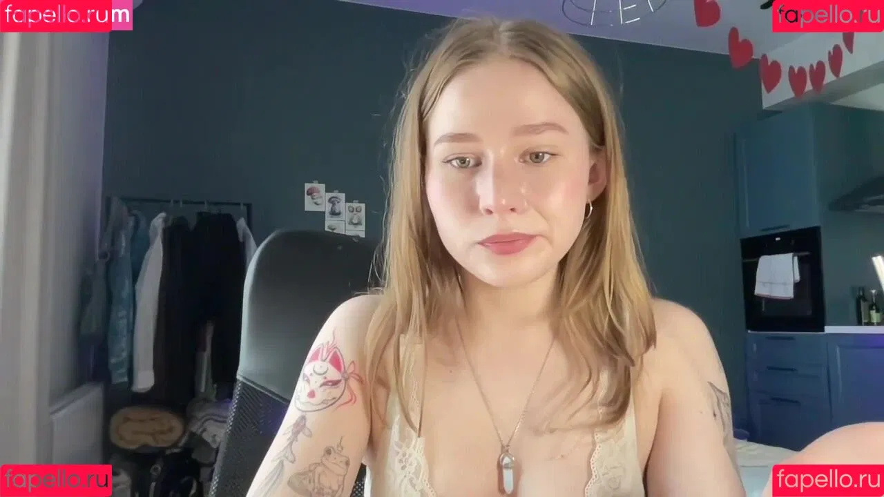 WhoIsAlisa Onlyfans Photo Gallery 