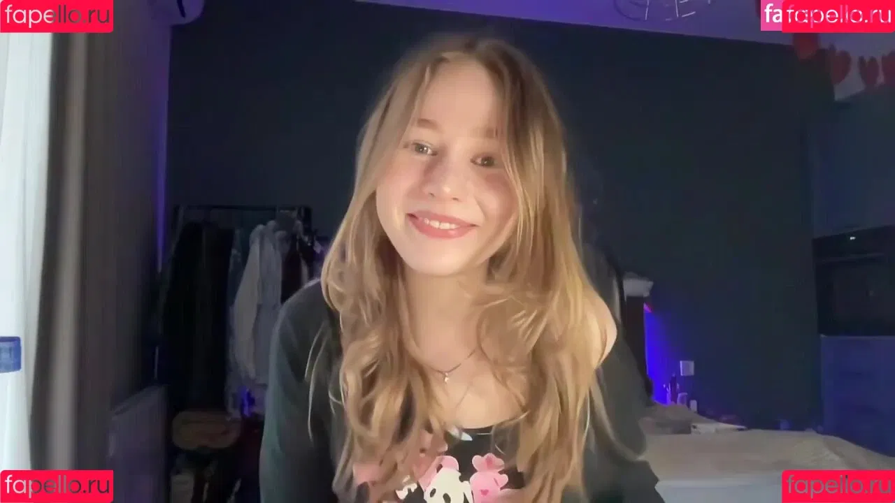 WhoIsAlisa Onlyfans Photo Gallery 