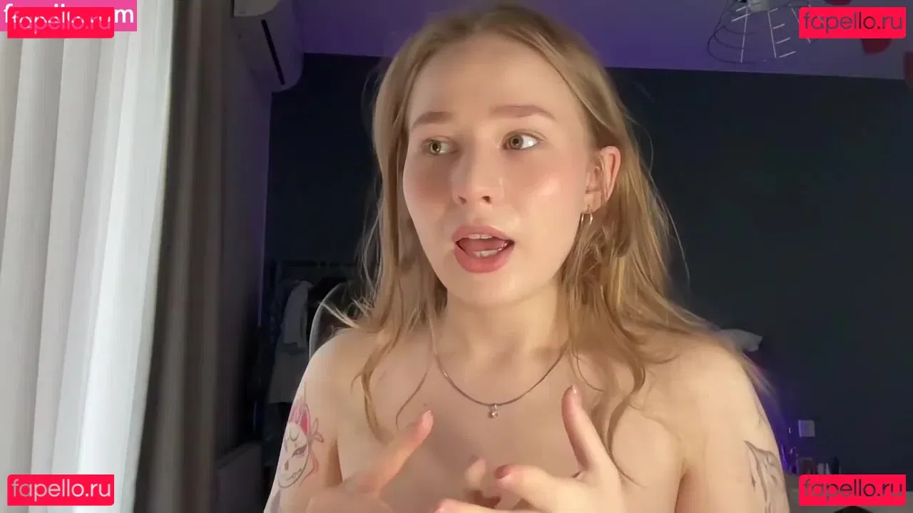 WhoIsAlisa Onlyfans Photo Gallery 