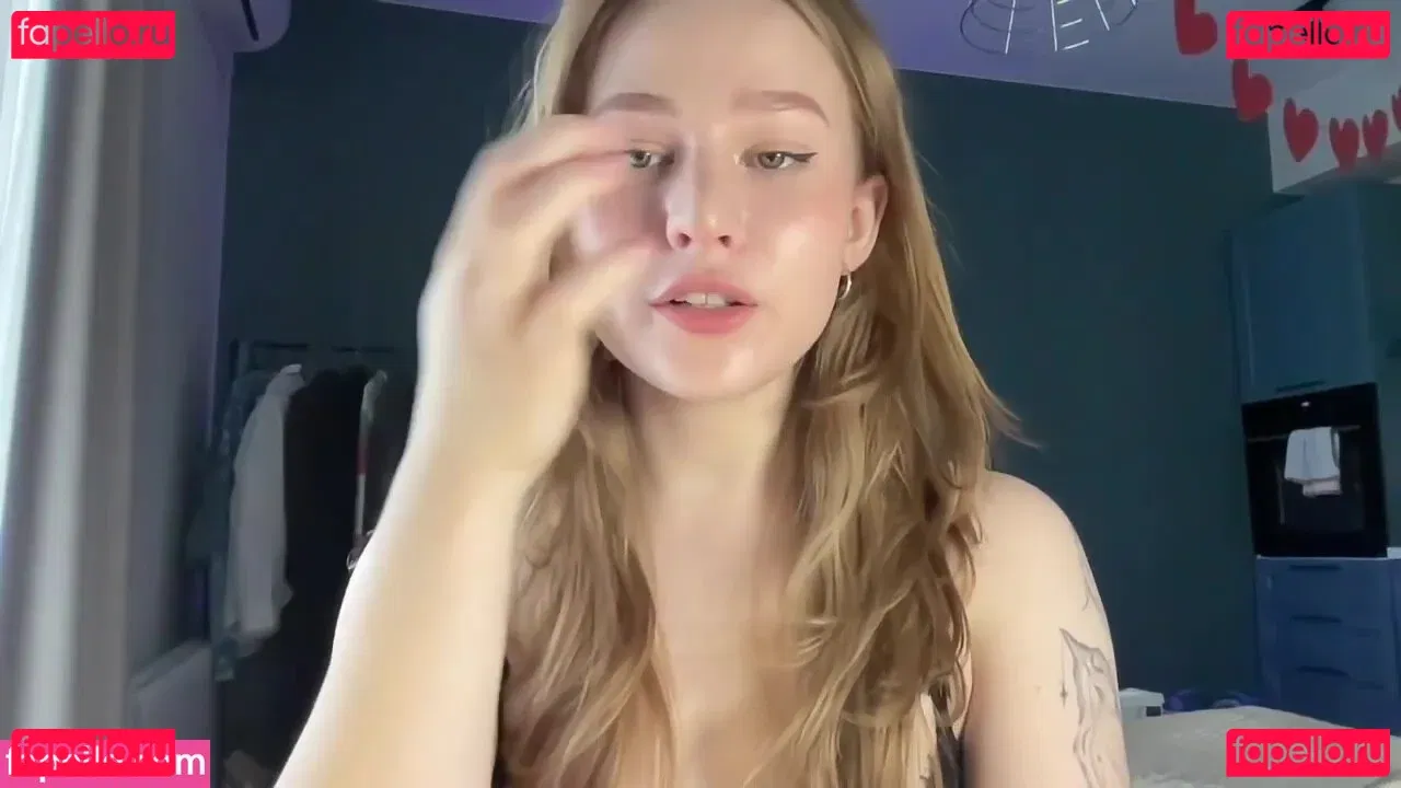 WhoIsAlisa Onlyfans Photo Gallery 