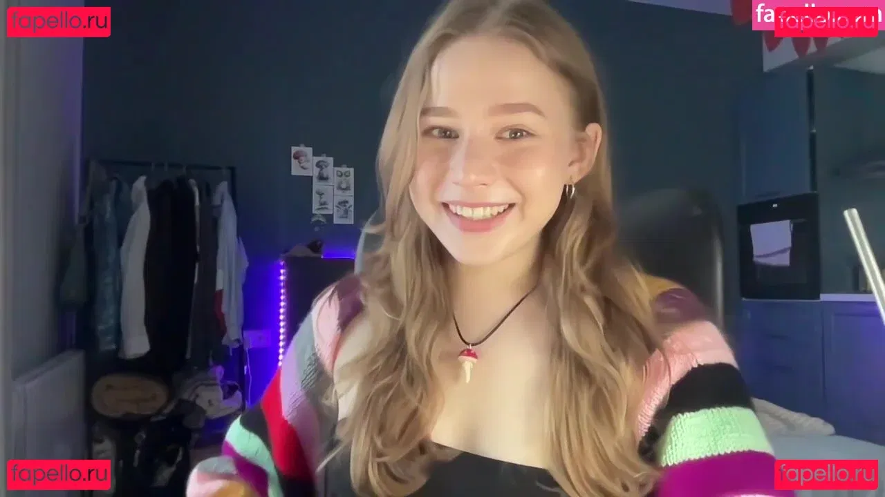 WhoIsAlisa Onlyfans Photo Gallery 