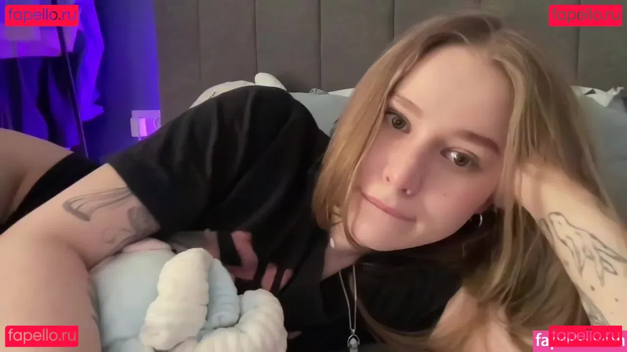 WhoIsAlisa Onlyfans Photo Gallery 