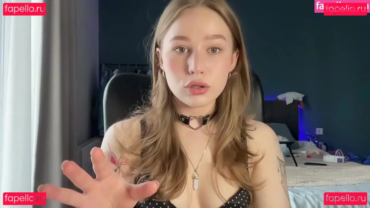 WhoIsAlisa Onlyfans Photo Gallery 