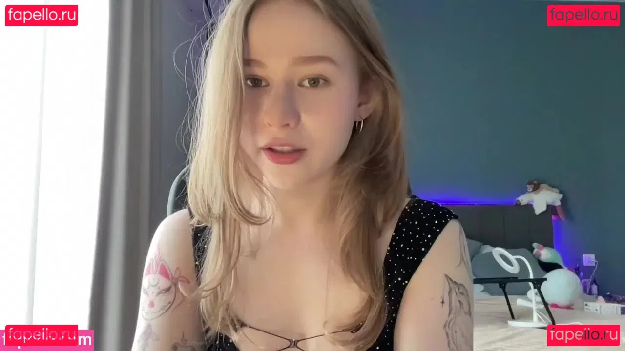 WhoIsAlisa Onlyfans Photo Gallery 