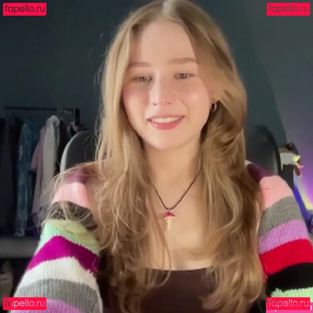 WhoIsAlisa Onlyfans Photo Gallery 