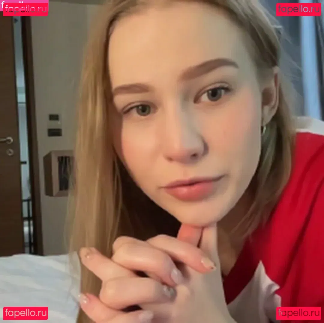 WhoIsAlisa Onlyfans Photo Gallery 