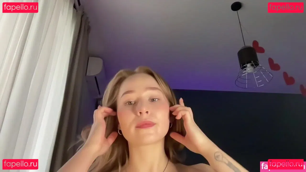 WhoIsAlisa Onlyfans Photo Gallery 