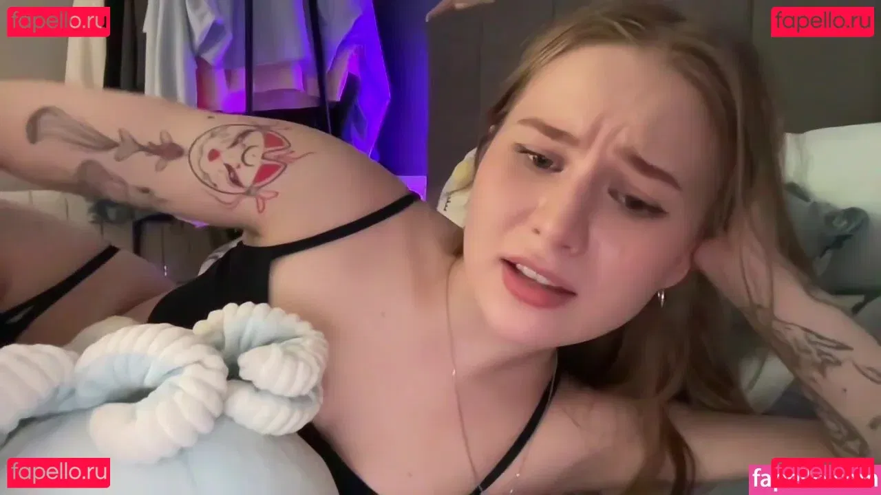 WhoIsAlisa Onlyfans Photo Gallery 