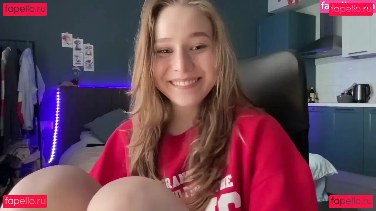 WhoIsAlisa Onlyfans Photo Gallery 