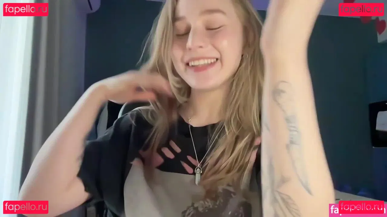 WhoIsAlisa Onlyfans Photo Gallery 