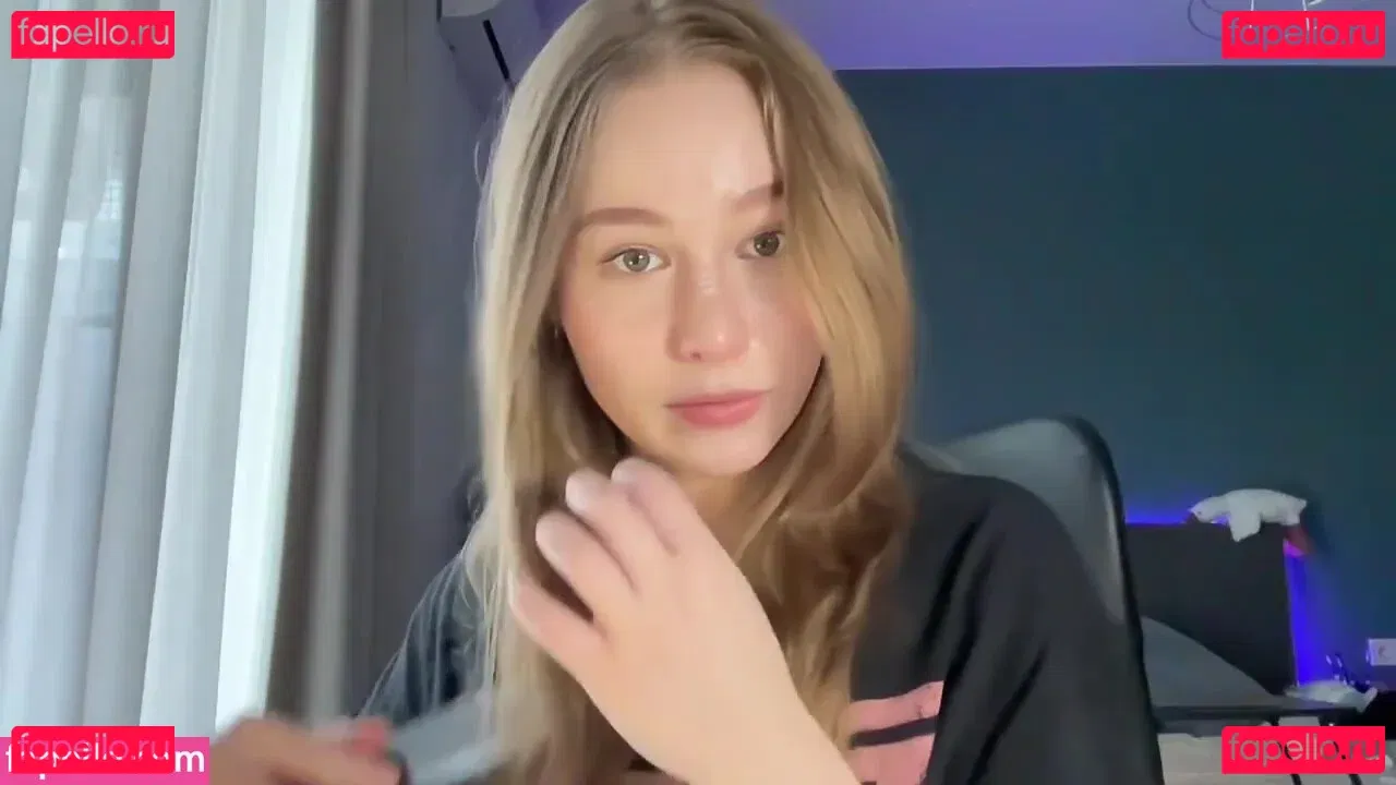 WhoIsAlisa Onlyfans Photo Gallery 