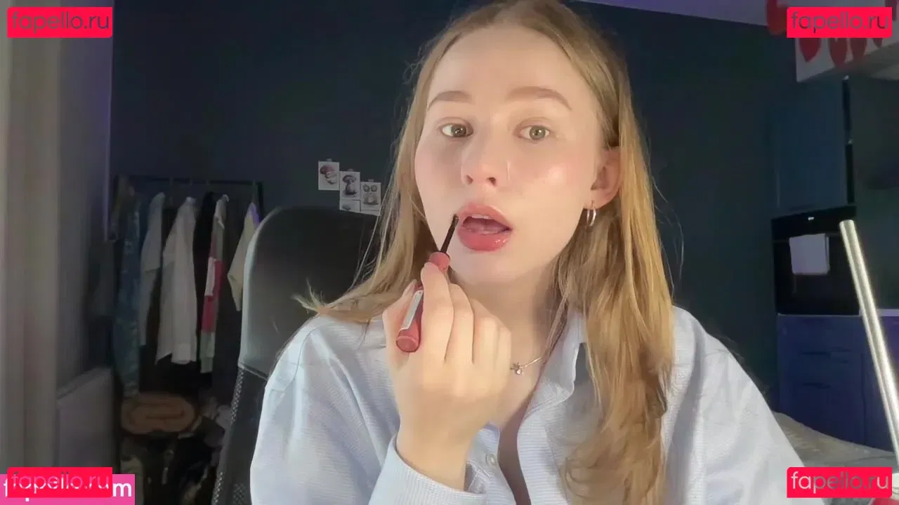 WhoIsAlisa Onlyfans Photo Gallery 