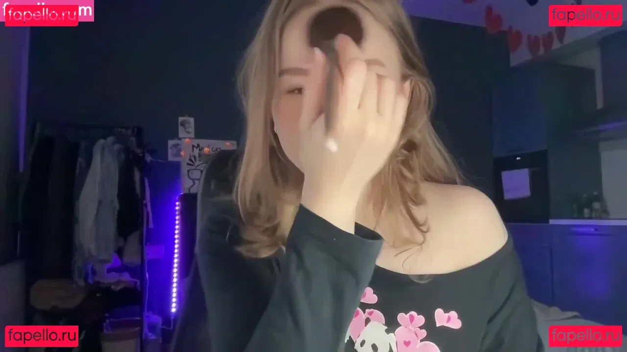 WhoIsAlisa Onlyfans Photo Gallery 