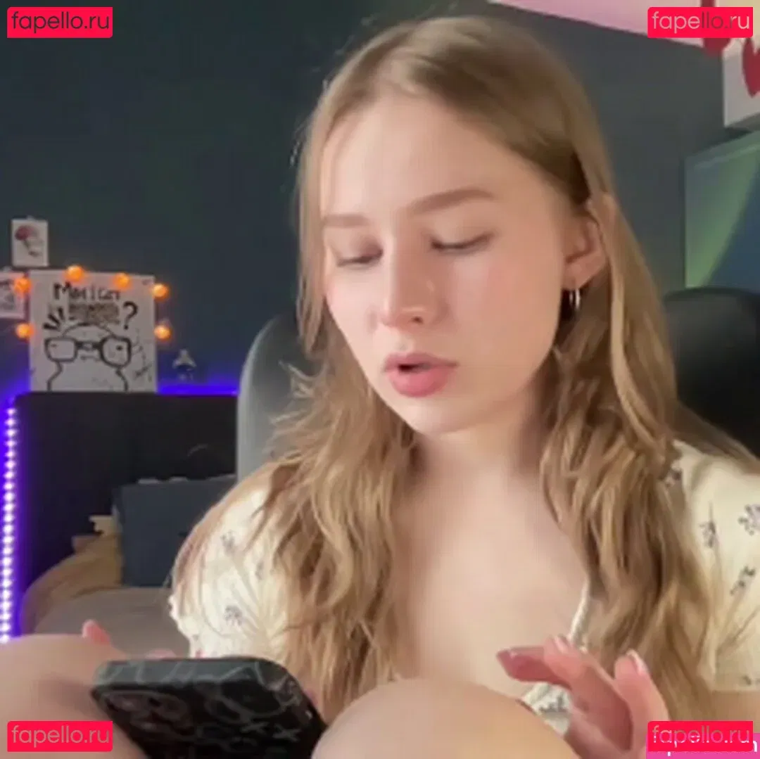 WhoIsAlisa Onlyfans Photo Gallery 