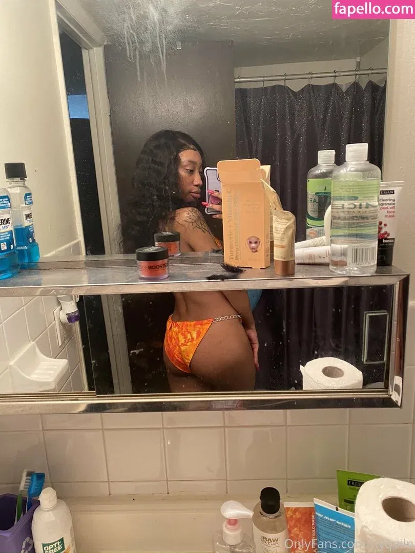 nyquiln Onlyfans Photo Gallery 