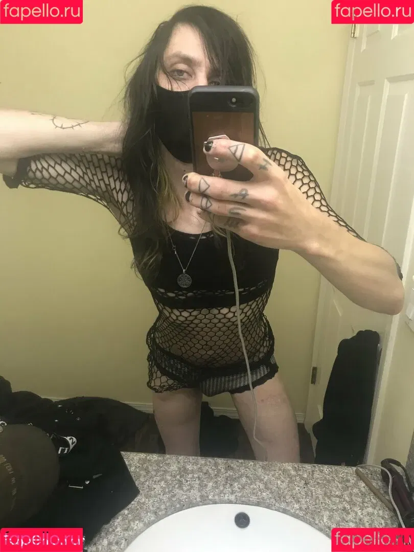 n.somnium Onlyfans Photo Gallery 