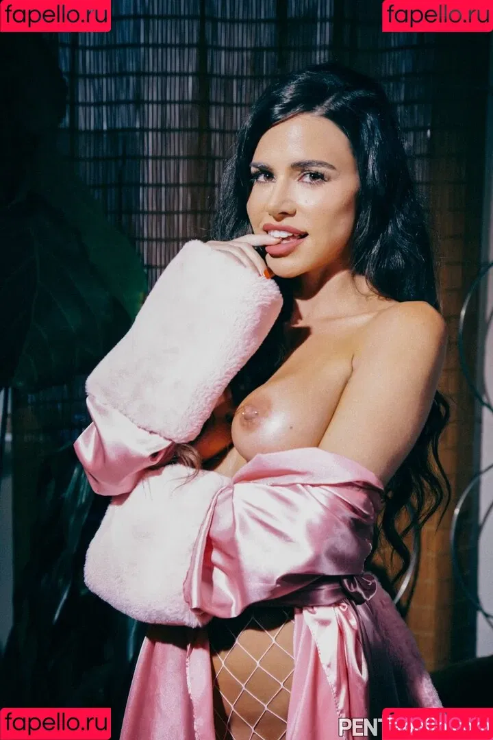 Suttin Onlyfans Photo Gallery 
