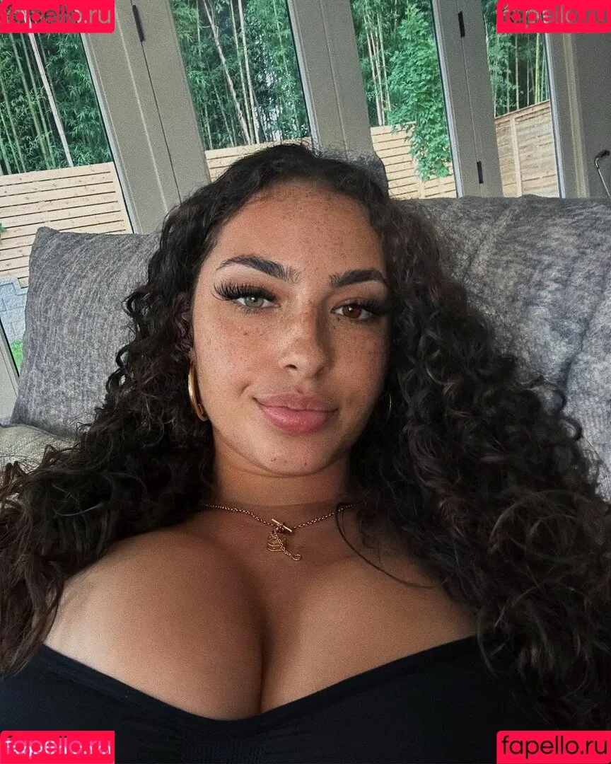 Ash Kash Onlyfans Photo Gallery 