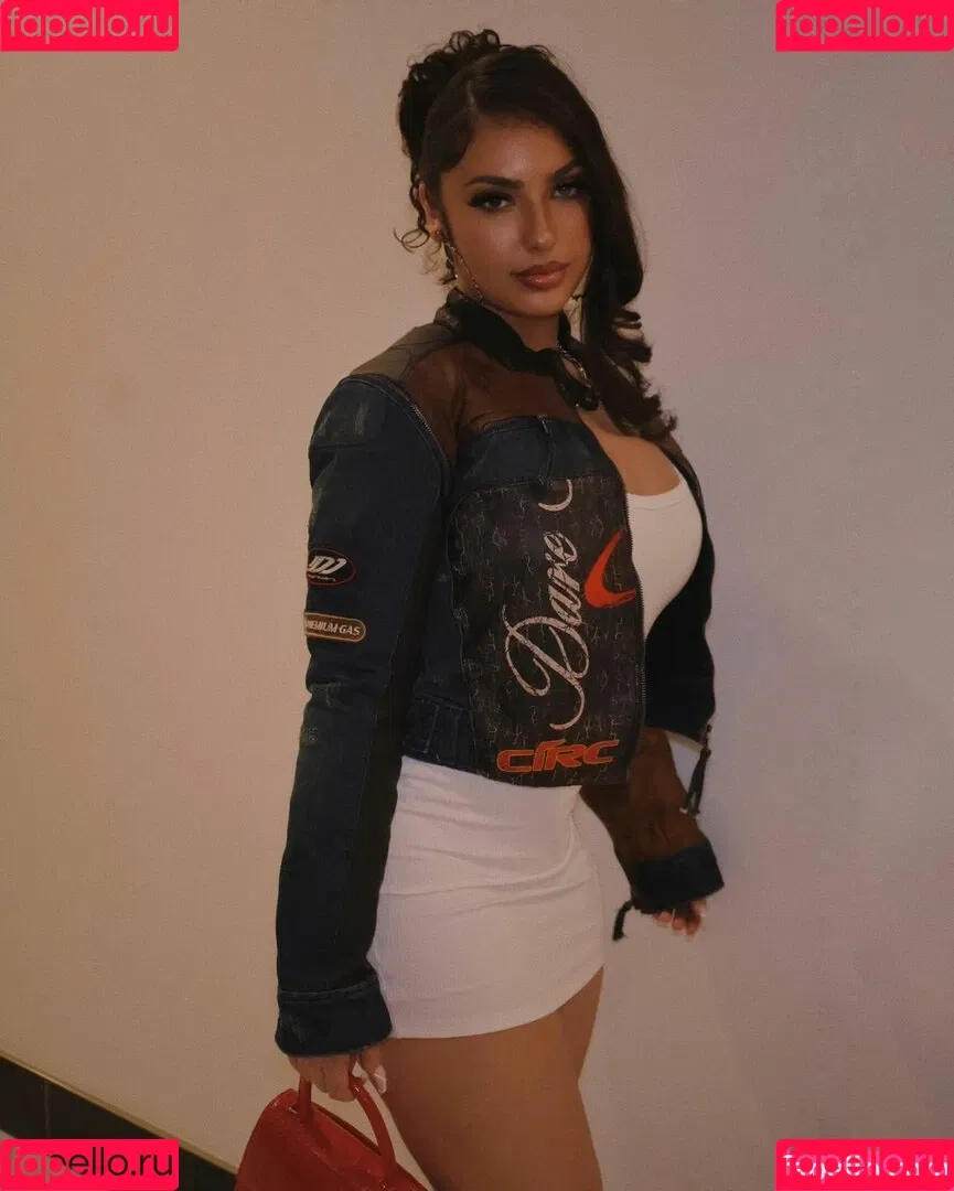 Ash Kash Onlyfans Photo Gallery 