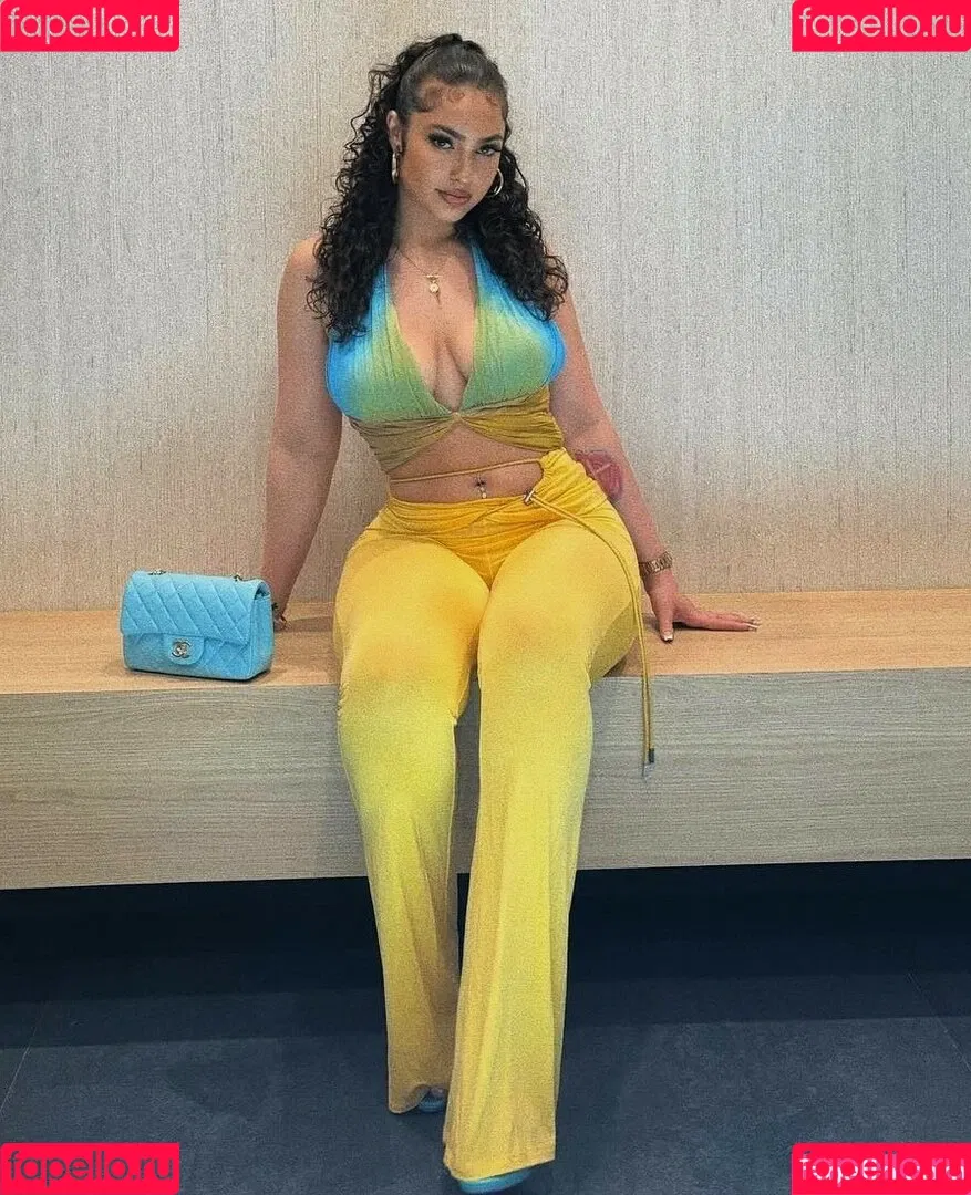 Ash Kash Onlyfans Photo Gallery 