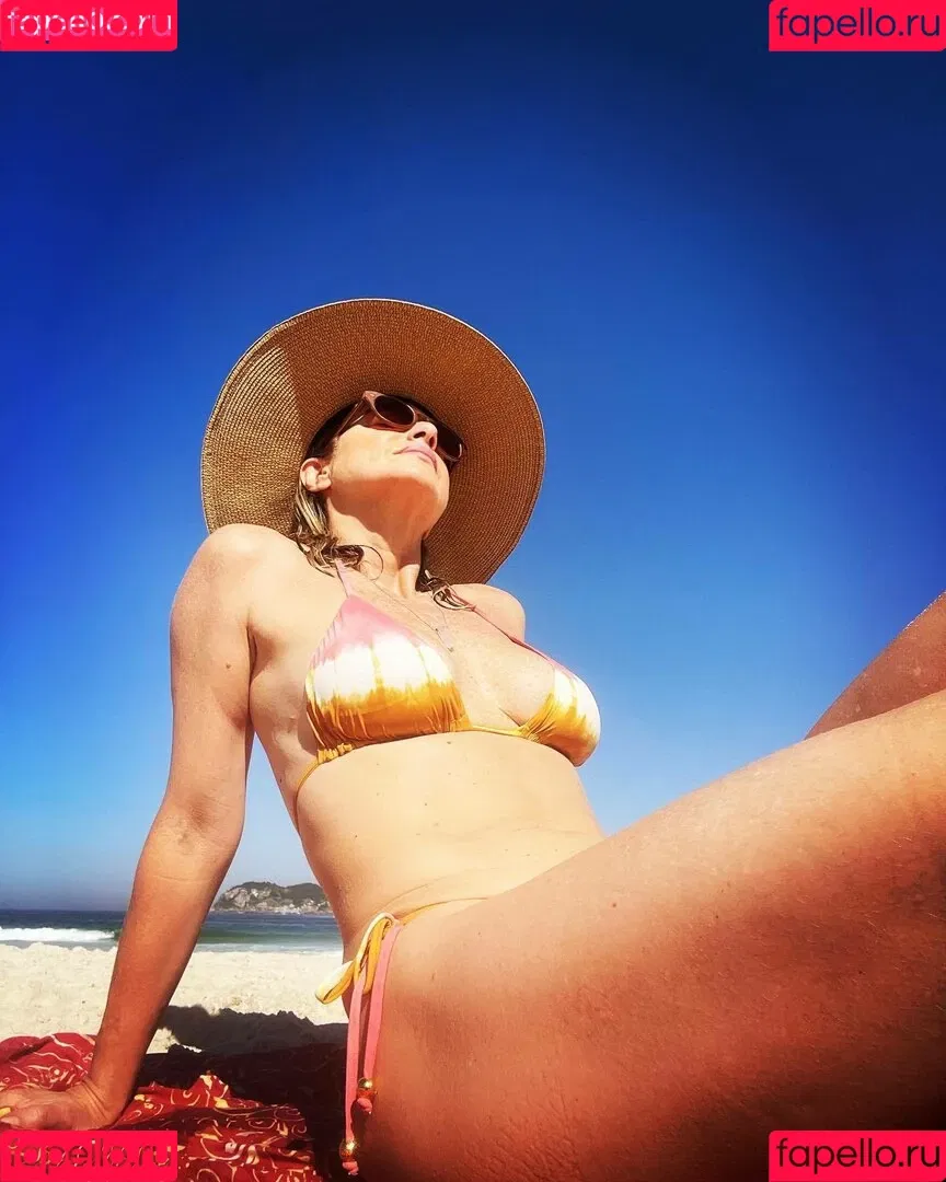 Letícia Spiller Onlyfans Photo Gallery 
