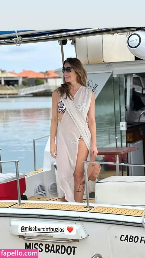 Letícia Spiller Onlyfans Photo Gallery 