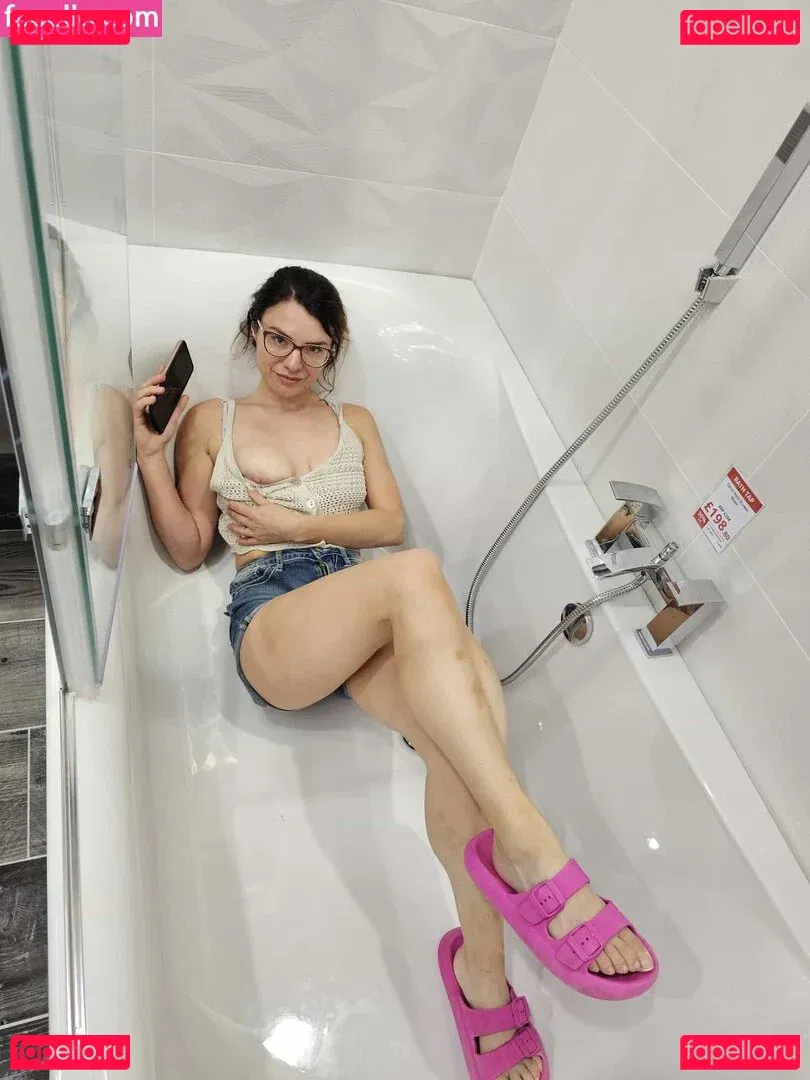 UKMistressRose Onlyfans Photo Gallery 