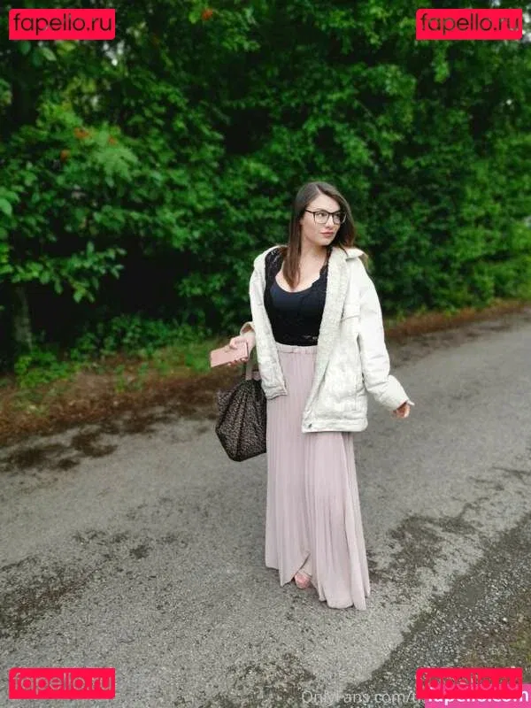 UKMistressRose Onlyfans Photo Gallery 