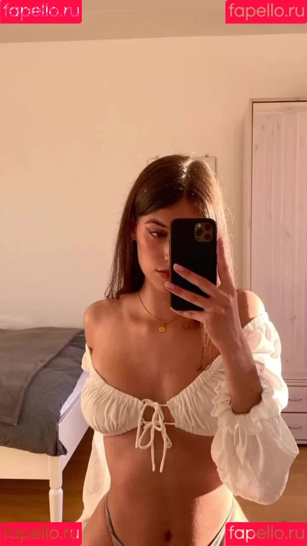 juliiee.kim Onlyfans Photo Gallery 