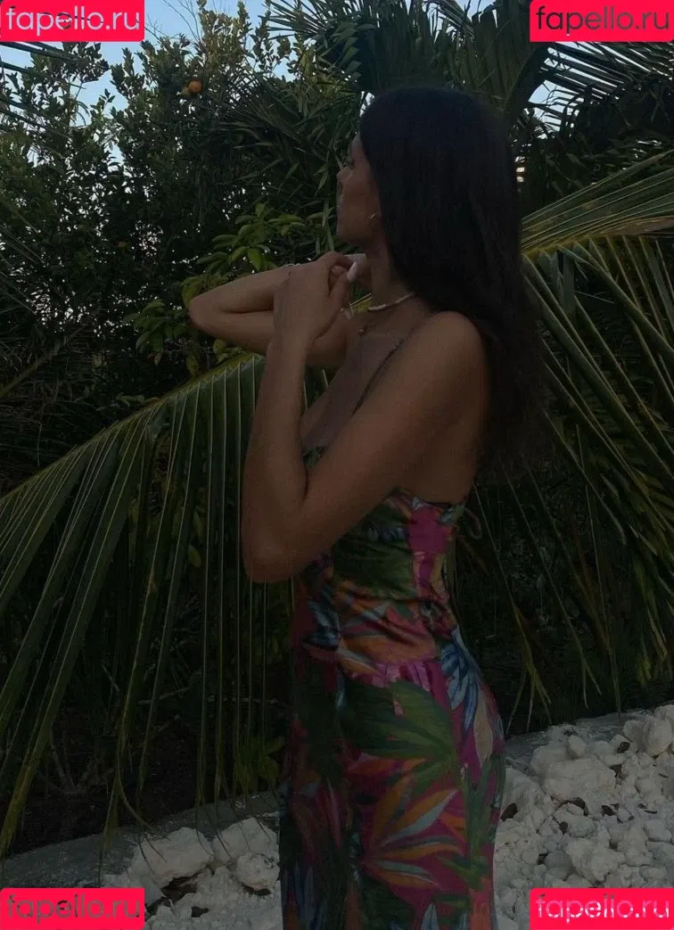 juliiee.kim Onlyfans Photo Gallery 