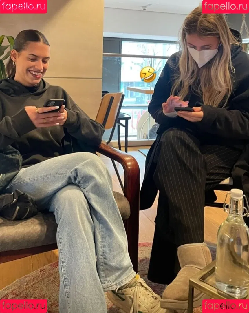 juliiee.kim Onlyfans Photo Gallery 