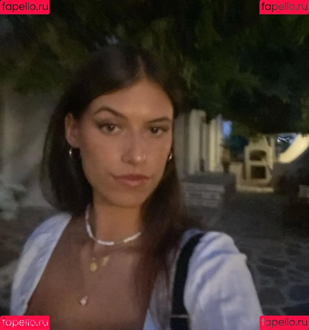 juliiee.kim Onlyfans Photo Gallery 