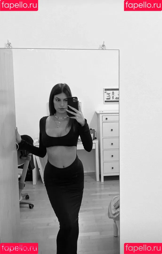 juliiee.kim Onlyfans Photo Gallery 