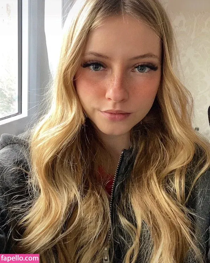 FabienneXIII Onlyfans Photo Gallery 