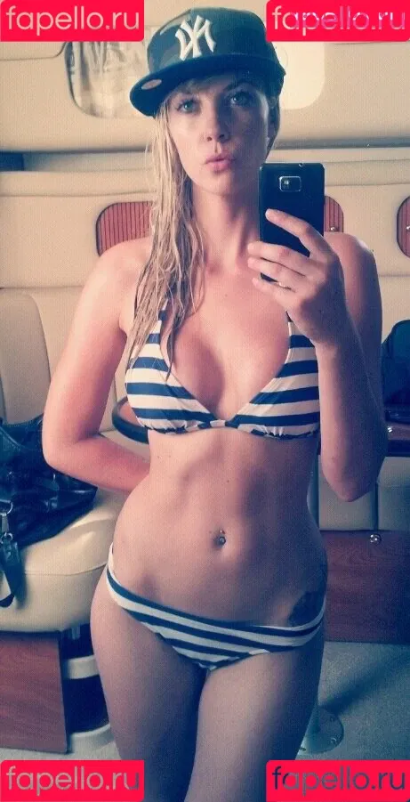Sarah Domke Onlyfans Photo Gallery 