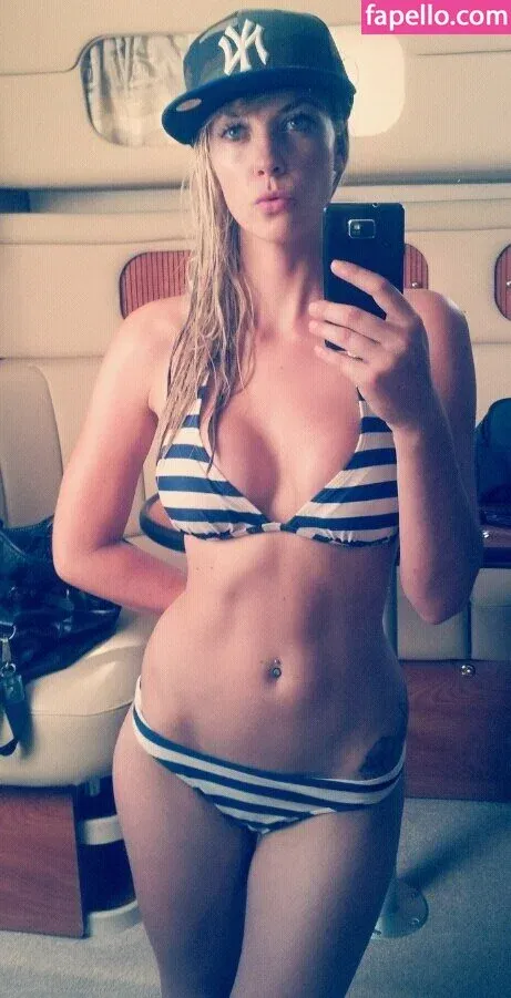 Sarah Domke Onlyfans Photo Gallery 