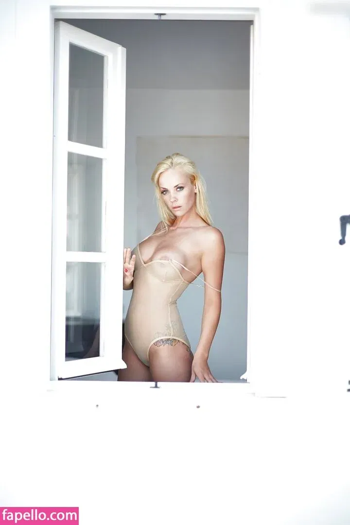 Sarah Domke Onlyfans Photo Gallery 