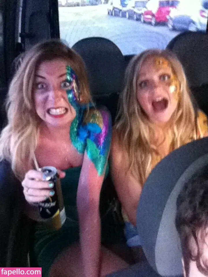 Sarah McMullen Onlyfans Photo Gallery 