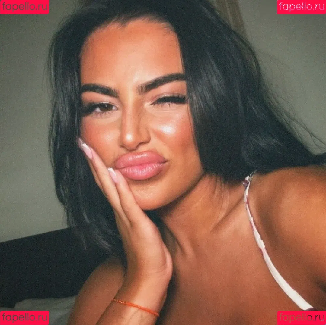 Aleyna_G_ Onlyfans Photo Gallery 