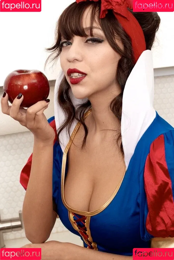 PrincessZoe Onlyfans Photo Gallery 