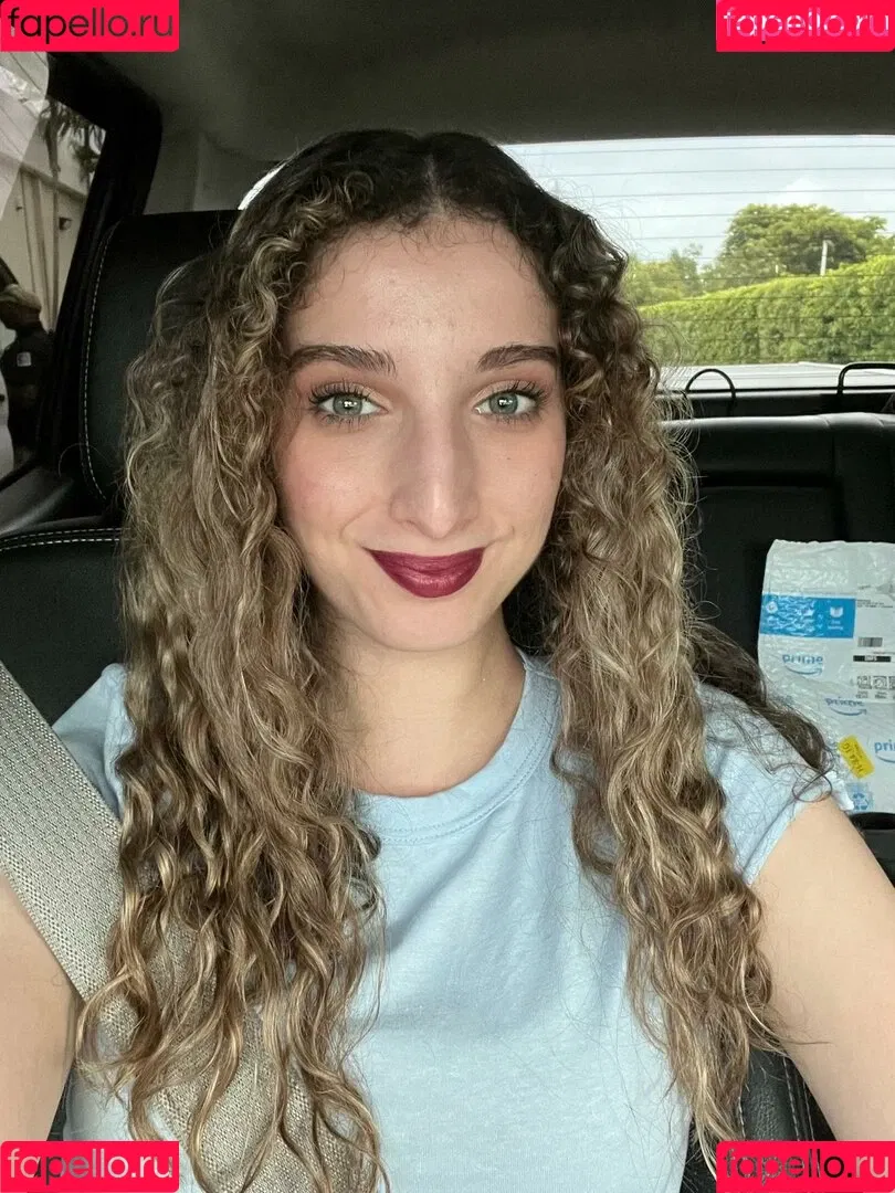 Yanellis Linares Onlyfans Photo Gallery 