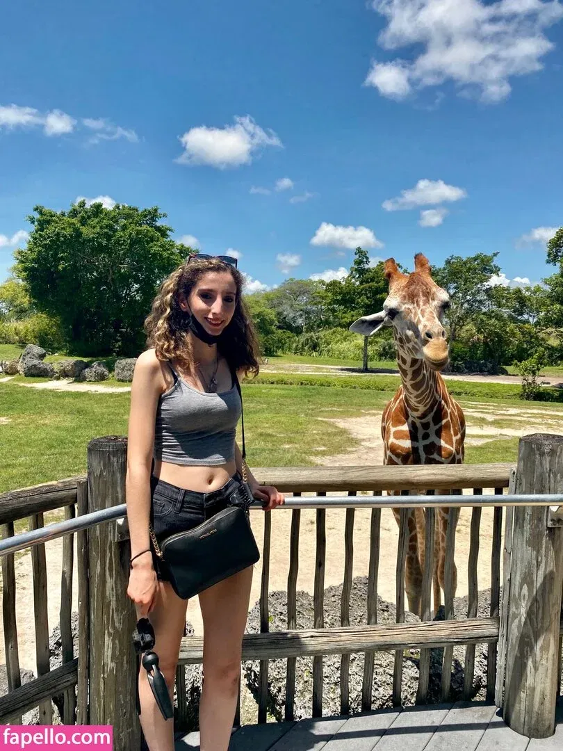 Yanellis Linares Onlyfans Photo Gallery 